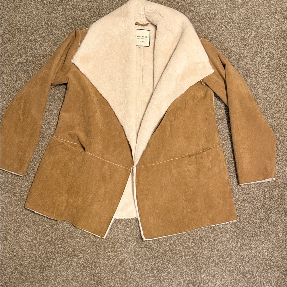 Never worn Bernardo Tan faux Suede fur lined open Jacket with pockets